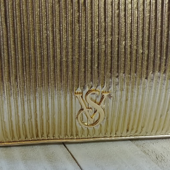 NWT Victoria's Secret Gold Pleated Makeup Bag - Picture 4 of 9